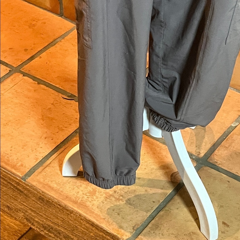Spanx On The Move Cargo Jogger Pants, size M - Picture 3 of 11